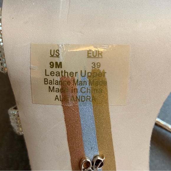 Sam Edelman Alisandra Holiday Gold Leather w/ 4.5” Stiletto Heel- size 9 - Picture 14 of 16